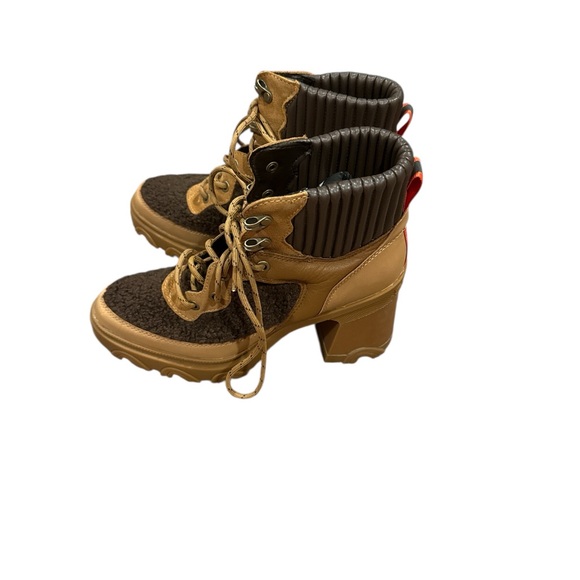 Sorel Dark Brown and Light Tan Boots - Picture 2 of 5